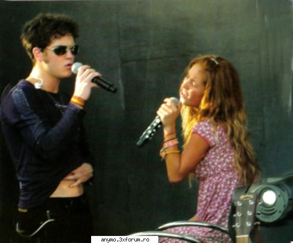 los bebes aici intr-un concert